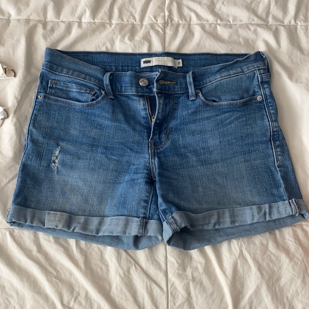 Levi jeans